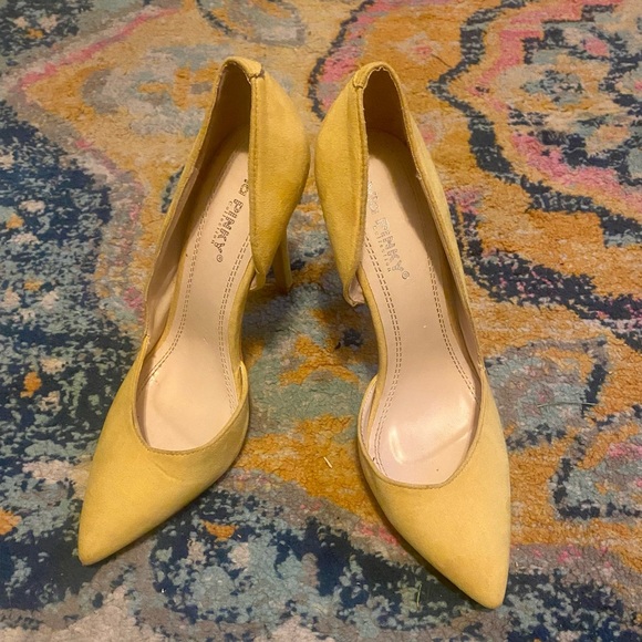 Women’s pumps size 8.5….LIKE NEW! - Picture 2 of 5